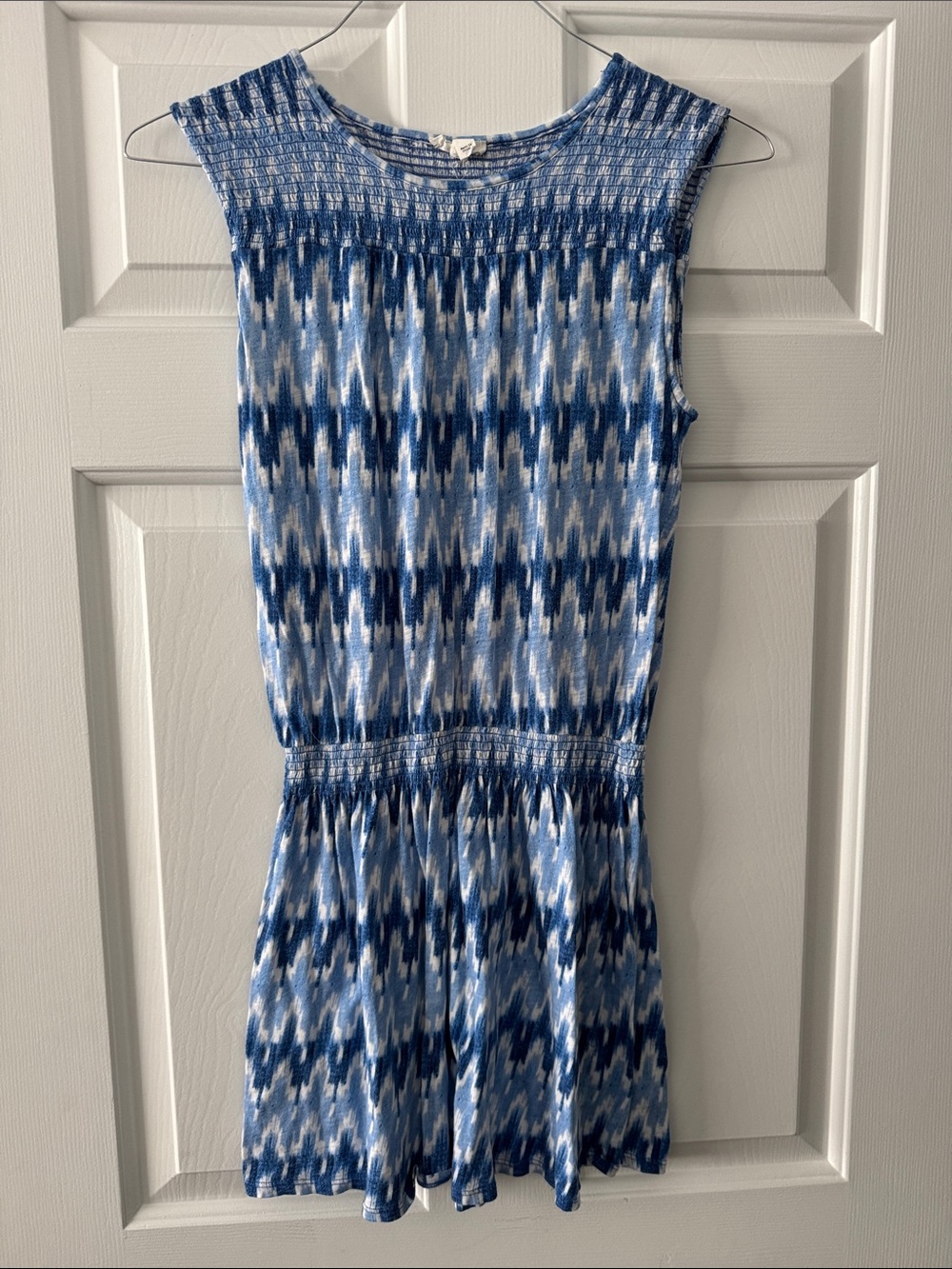 Joie Blue and White Textured Sleeveless Romper. Cinched waist. Size small